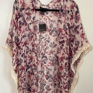 Candor New York City watercolor floral kimono, open front and sleeve slot.